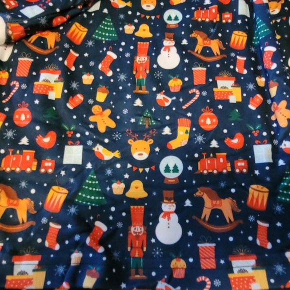 Christmas Pajamas Women's Size Small - Picture 1 of 7